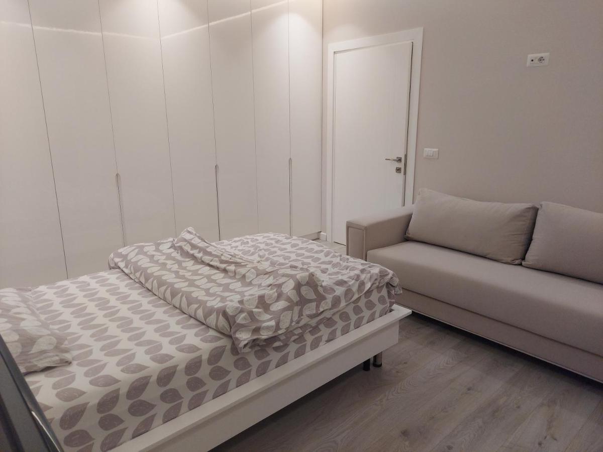 Luxurious Double Bedroom Suite Tiranë Luaran gambar