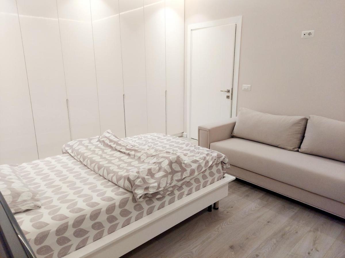 Luxurious Double Bedroom Suite Tiranë Luaran gambar
